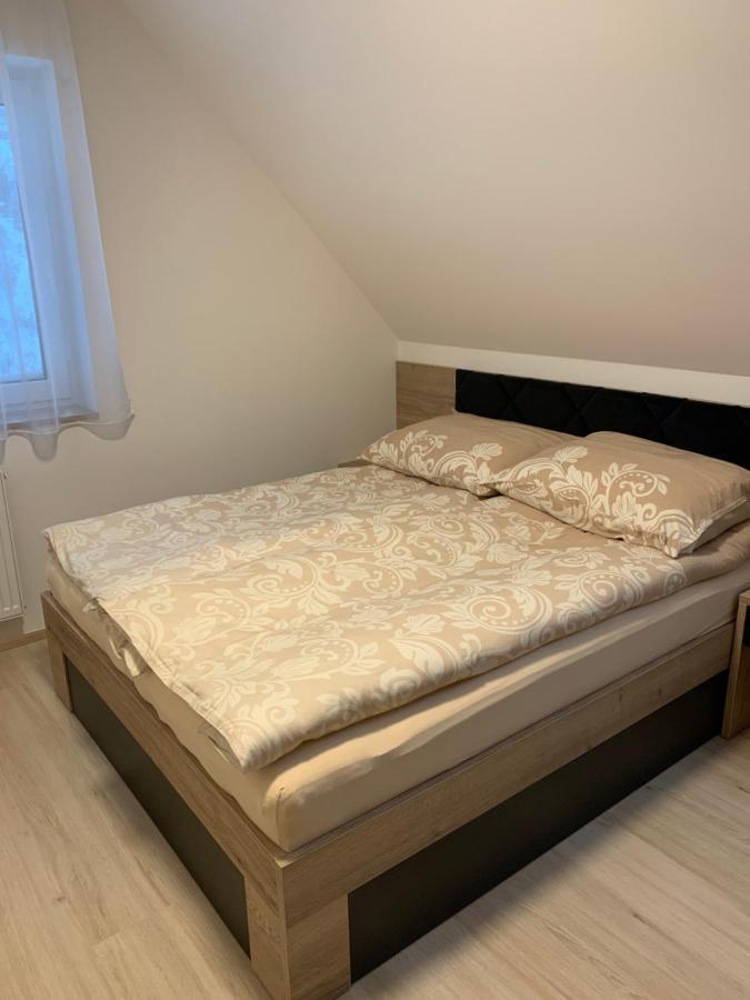 Chaty Pod Klinovcem Loucná pod Klínovcem Exterior foto